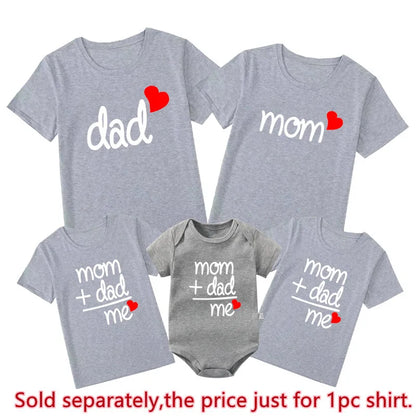 Camisetas iguales familia mamá y papá